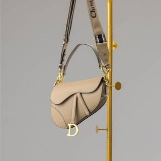 디올 레플리카  [Dior] 수입프리미엄급 디올 새들 스트랩백 신상 입고 #태그 #가방 #4701